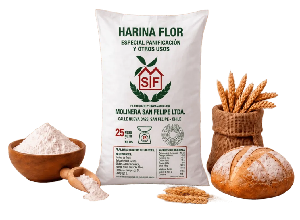 Saco de Harina Flor 25 kg de Molinera San Felipe con certificación HACCP y SGS, junto a pan artesanal, harina y espigas de trigo